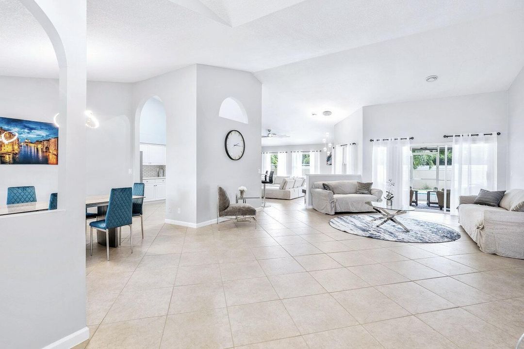 007-12898BucklandStreet-Wellington-FL-33