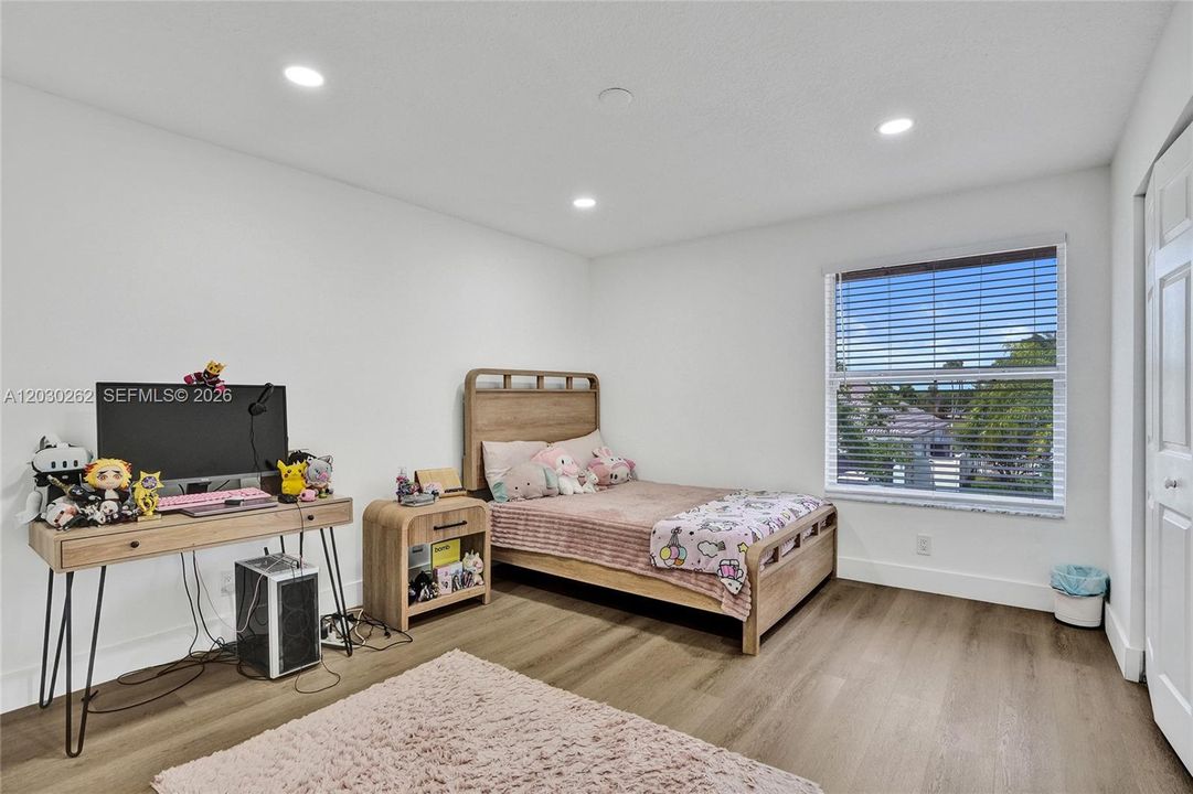 For Sale: $1,149,999 (5 beds, 4 baths, 3622 Square Feet)