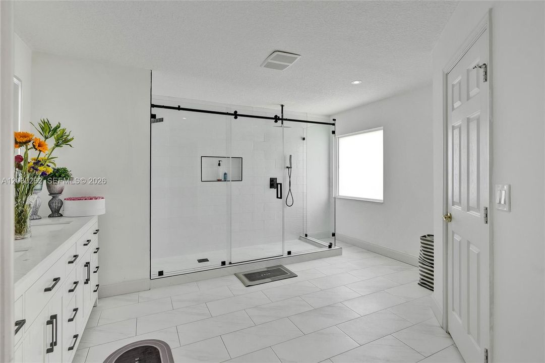 For Sale: $1,149,999 (5 beds, 4 baths, 3622 Square Feet)