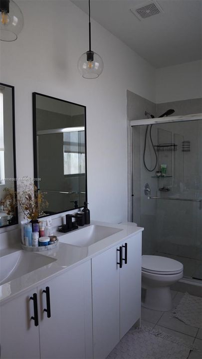Недавно арендовано: $3,900 (3 спален, 2 ванн, 1595 Квадратных фут)