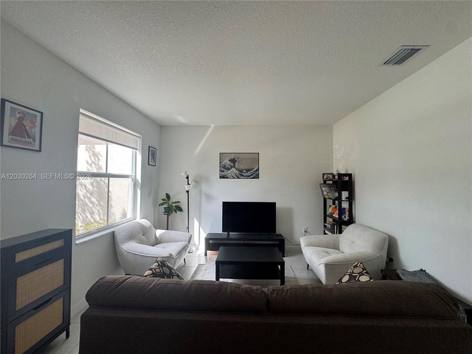 For Rent: $4,000 (3 beds, 2 baths, 1483 Square Feet)