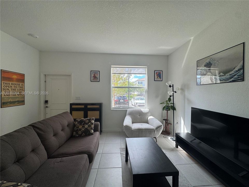 For Rent: $4,000 (3 beds, 2 baths, 1483 Square Feet)