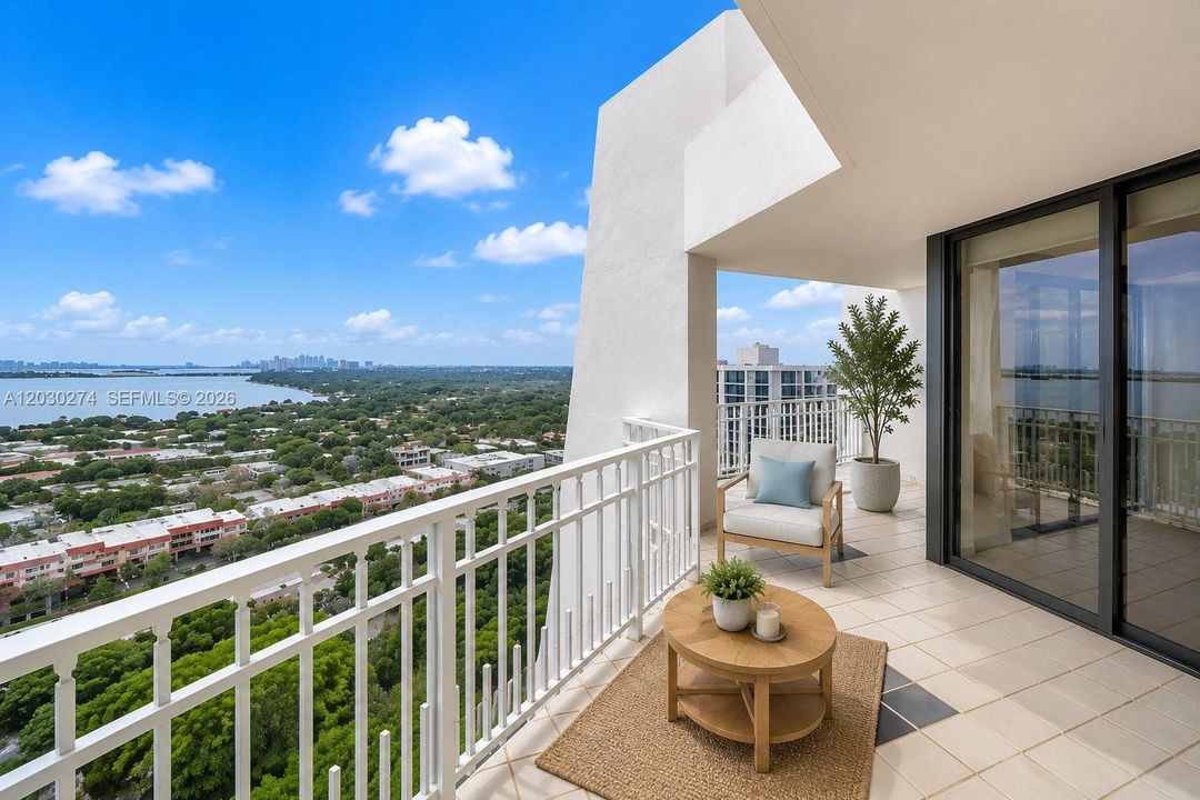For Sale: $349,000 (2 beds, 2 baths, 1312 Square Feet)