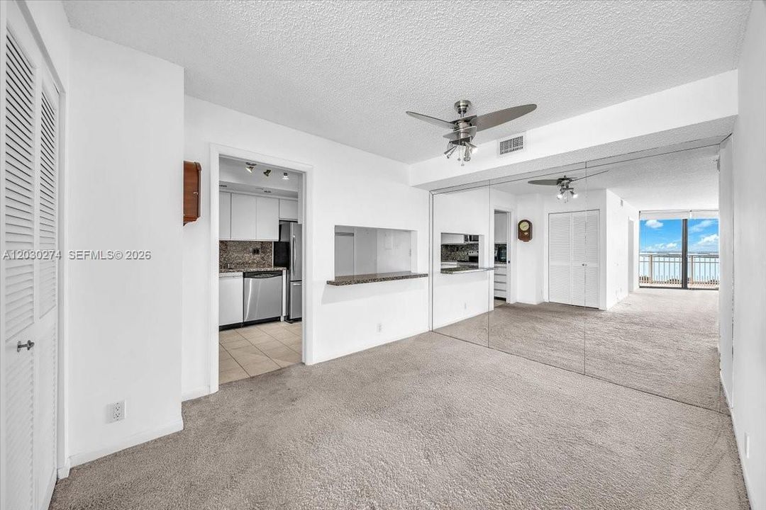 For Sale: $349,000 (2 beds, 2 baths, 1312 Square Feet)