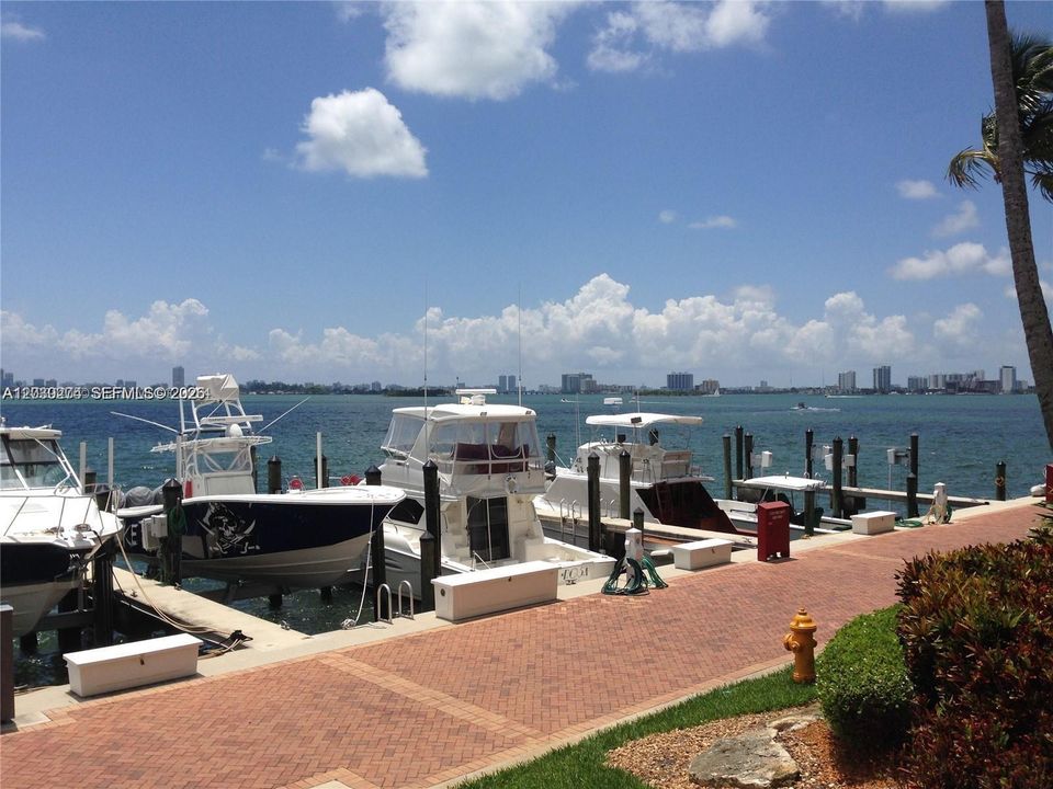 For Sale: $349,000 (2 beds, 2 baths, 1312 Square Feet)