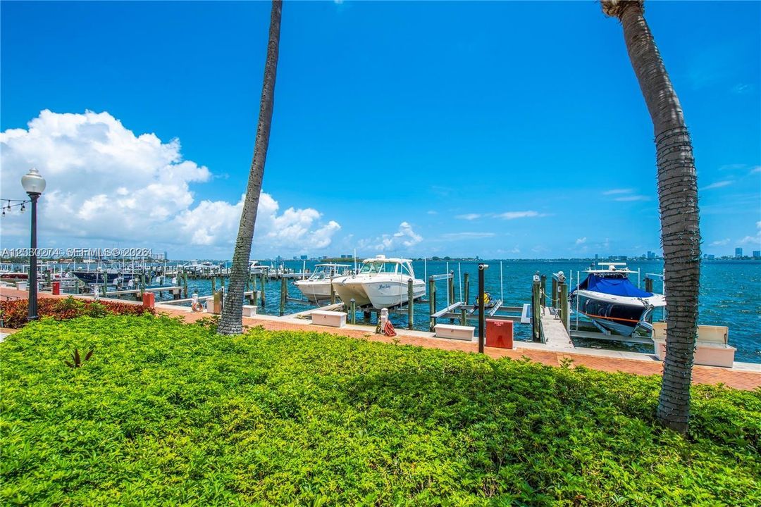 For Sale: $349,000 (2 beds, 2 baths, 1312 Square Feet)