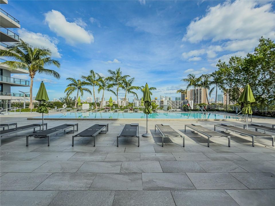 For Rent: $4,800 (2 beds, 2 baths, 1100 Square Feet)