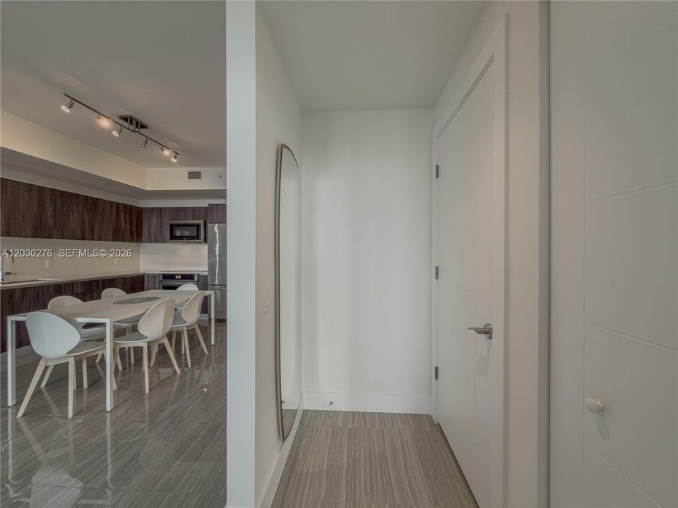 For Rent: $4,800 (2 beds, 2 baths, 1100 Square Feet)