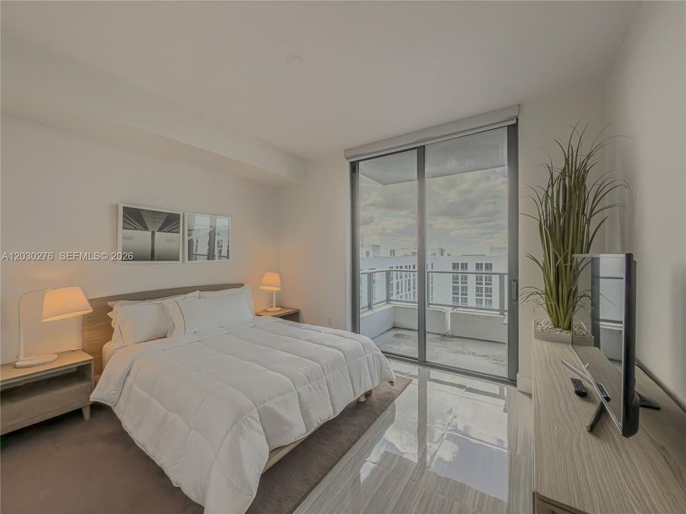 For Rent: $4,800 (2 beds, 2 baths, 1100 Square Feet)