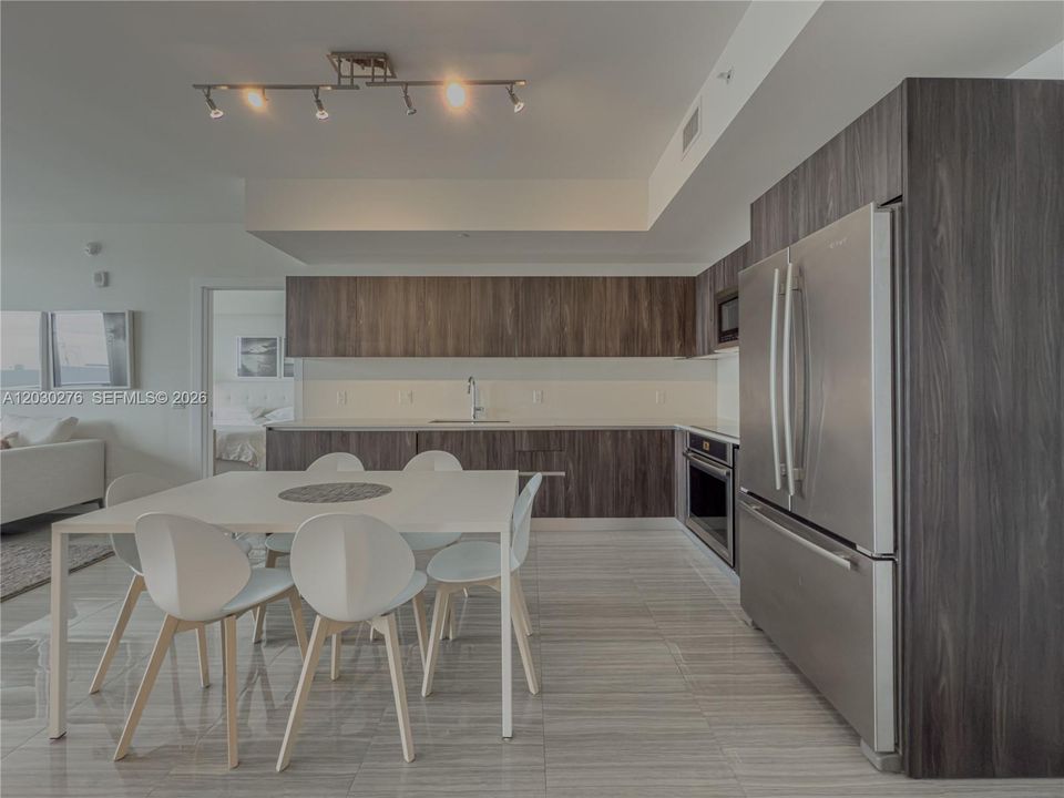 For Rent: $4,800 (2 beds, 2 baths, 1100 Square Feet)