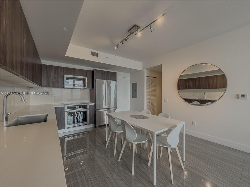 For Rent: $4,800 (2 beds, 2 baths, 1100 Square Feet)