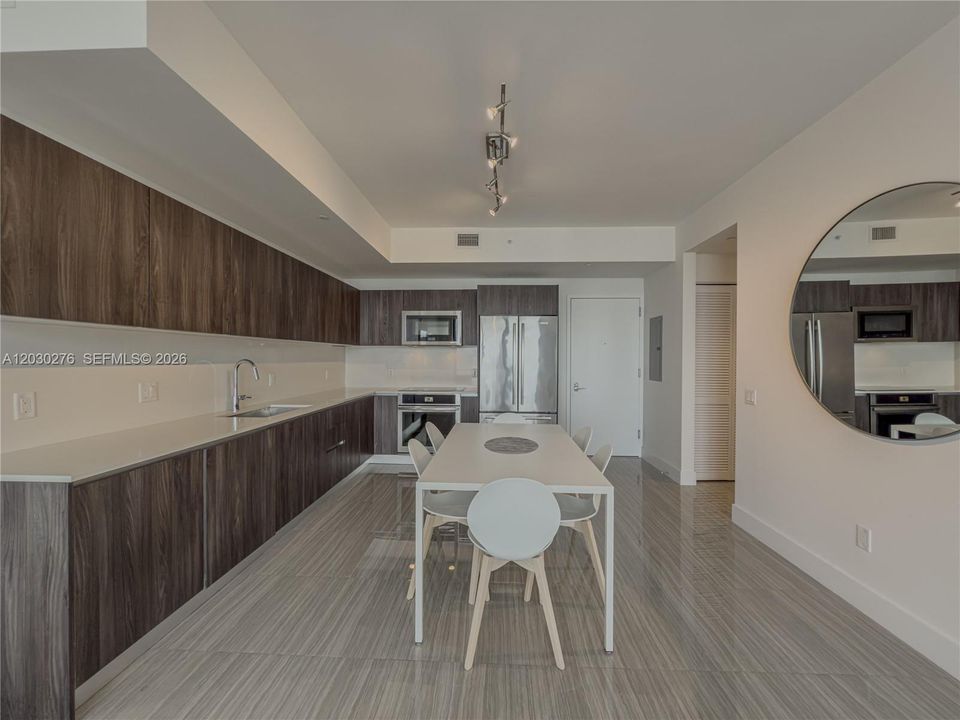 For Rent: $4,800 (2 beds, 2 baths, 1100 Square Feet)