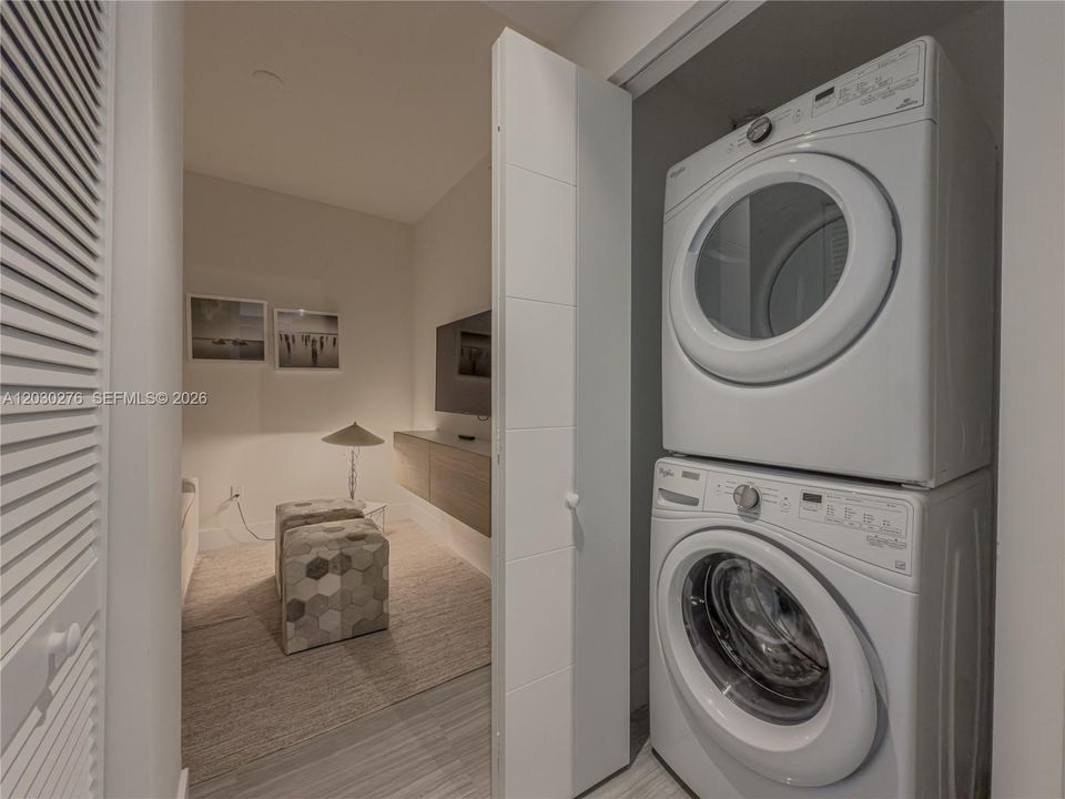 For Rent: $4,800 (2 beds, 2 baths, 1100 Square Feet)
