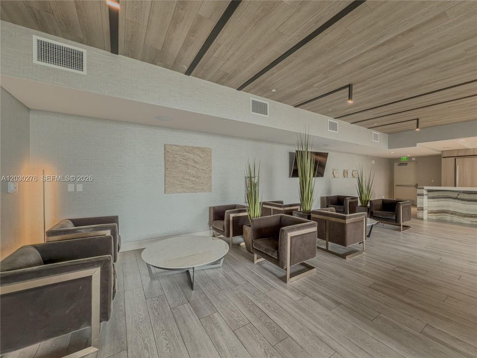 For Rent: $4,800 (2 beds, 2 baths, 1100 Square Feet)