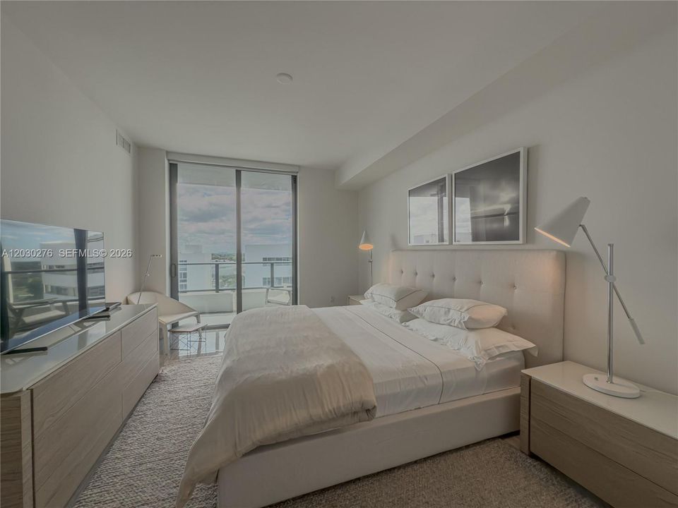 For Rent: $4,800 (2 beds, 2 baths, 1100 Square Feet)
