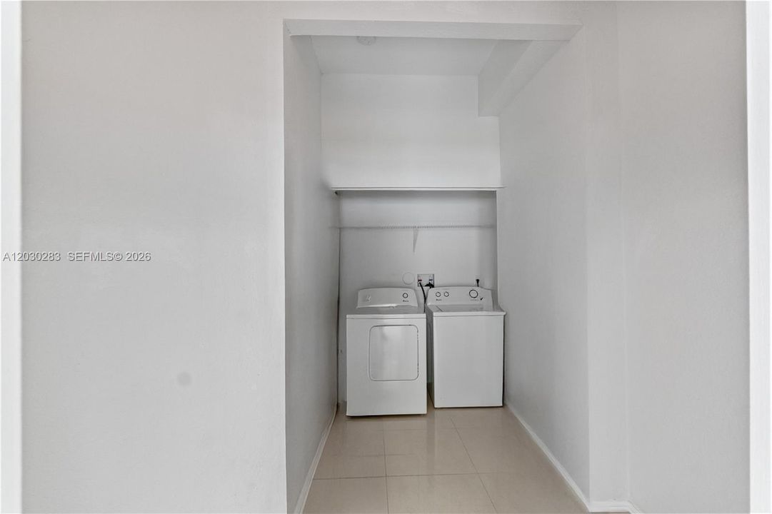 На продажу: $520,000 (4 спален, 2 ванн, 1820 Квадратных фут)