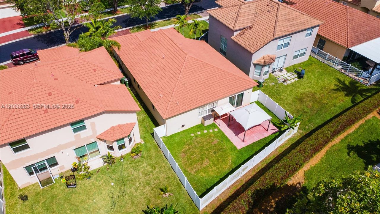 На продажу: $520,000 (4 спален, 2 ванн, 1820 Квадратных фут)