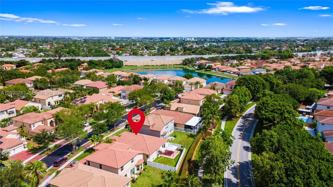 На продажу: $520,000 (4 спален, 2 ванн, 1820 Квадратных фут)