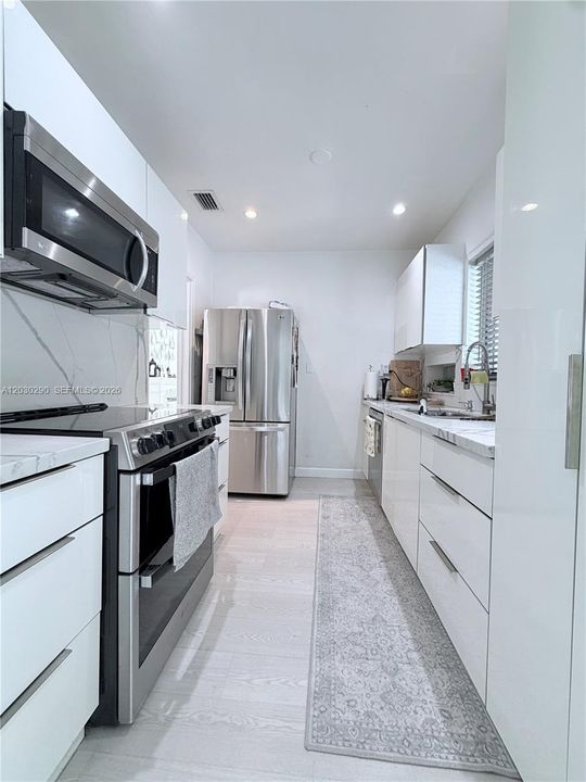 For Rent: $12,000 (4 beds, 2 baths, 1740 Square Feet)