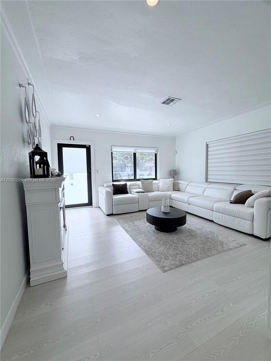 For Rent: $12,000 (4 beds, 2 baths, 1740 Square Feet)