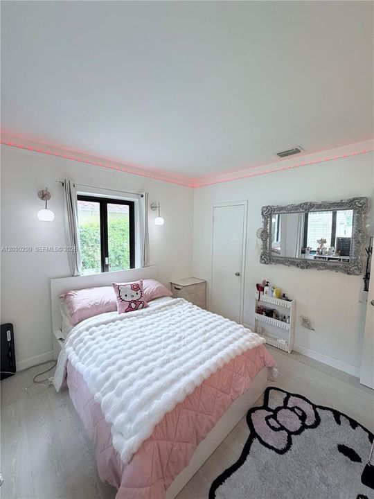 For Rent: $12,000 (4 beds, 2 baths, 1740 Square Feet)
