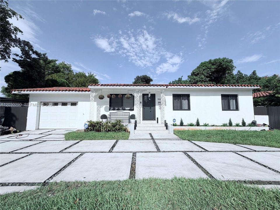 For Rent: $12,000 (4 beds, 2 baths, 1740 Square Feet)