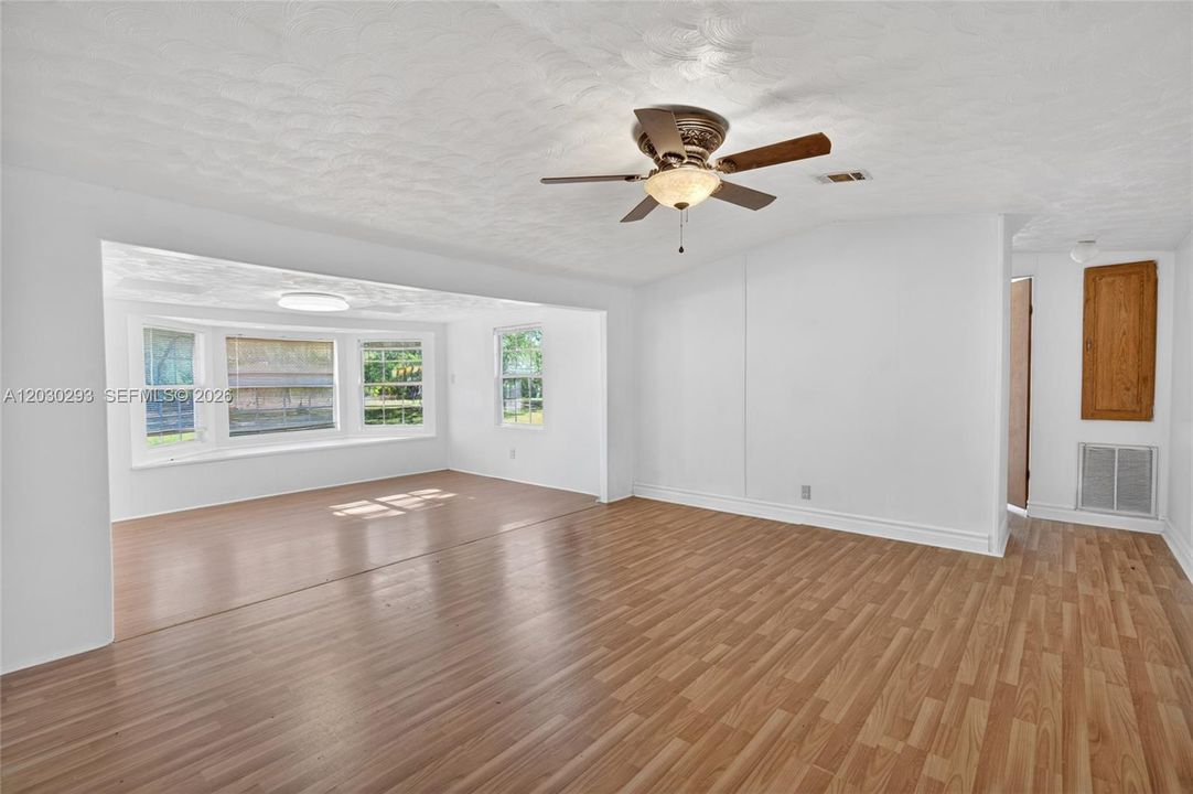 For Sale: $249,900 (2 beds, 2 baths, 1406 Square Feet)
