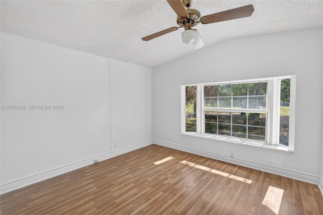 For Sale: $249,900 (2 beds, 2 baths, 1406 Square Feet)