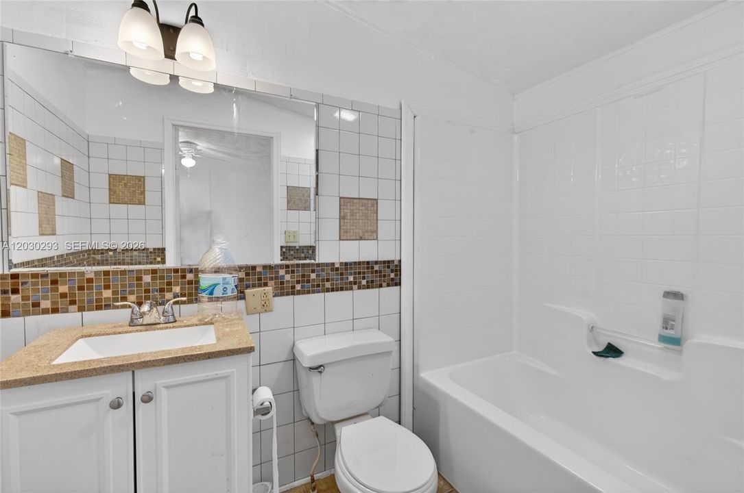 For Sale: $249,900 (2 beds, 2 baths, 1406 Square Feet)
