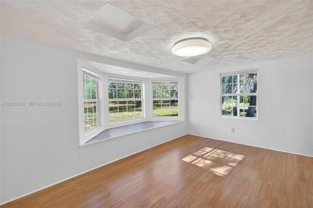 For Sale: $249,900 (2 beds, 2 baths, 1406 Square Feet)