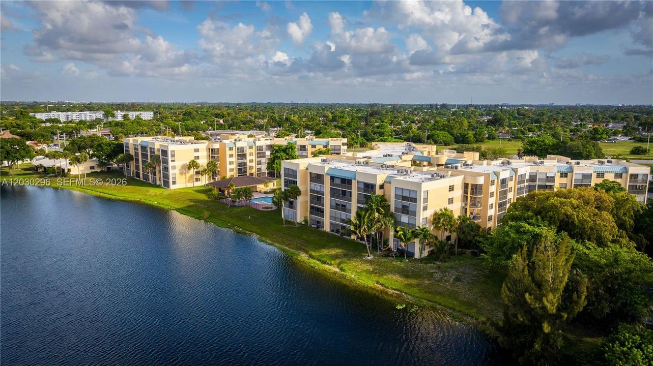 For Sale: $135,000 (2 beds, 2 baths, 1000 Square Feet)