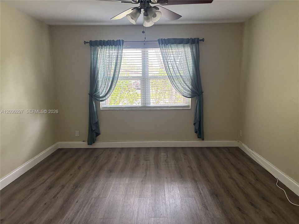 For Rent: $2,300 (2 beds, 2 baths, 1000 Square Feet)