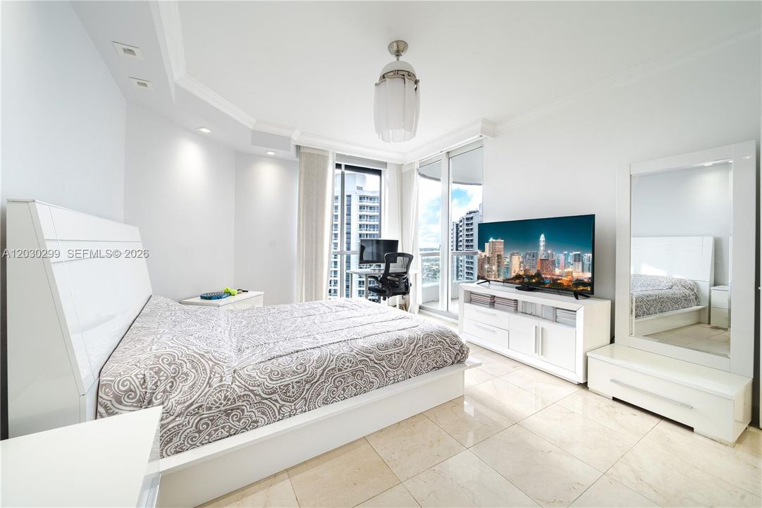 For Sale: $1,169,000 (3 beds, 2 baths, 2440 Square Feet)