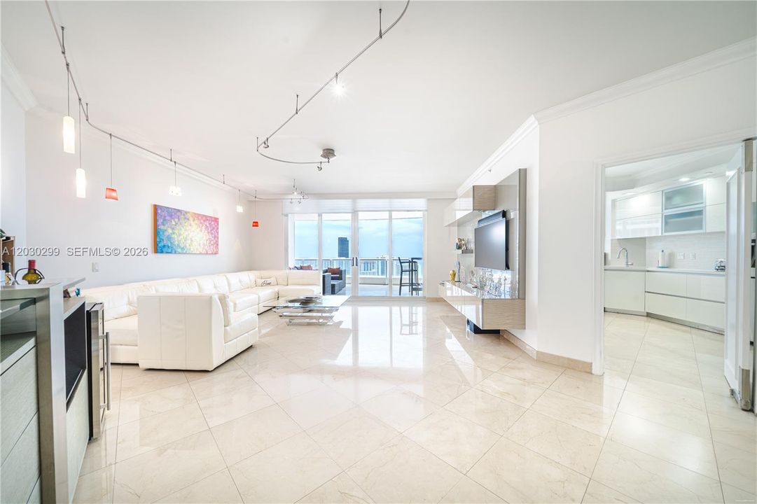 For Sale: $1,169,000 (3 beds, 2 baths, 2440 Square Feet)