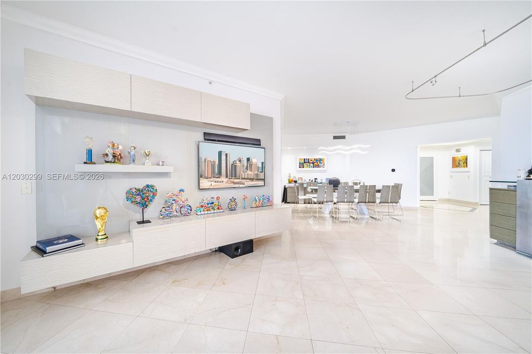 For Sale: $1,169,000 (3 beds, 2 baths, 2440 Square Feet)
