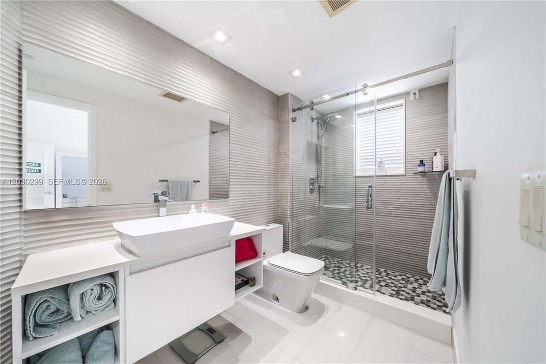 For Sale: $1,169,000 (3 beds, 2 baths, 2440 Square Feet)