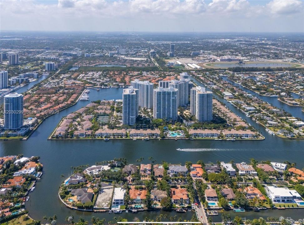 For Sale: $1,169,000 (3 beds, 2 baths, 2440 Square Feet)