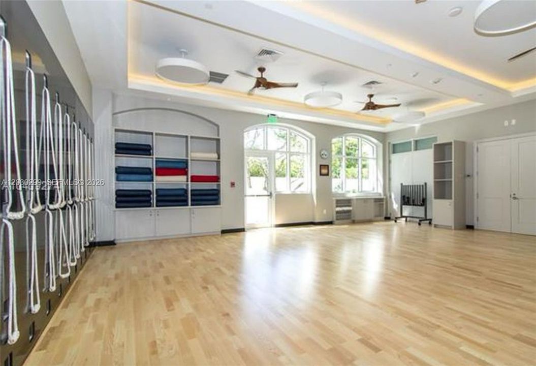 For Sale: $1,169,000 (3 beds, 2 baths, 2440 Square Feet)