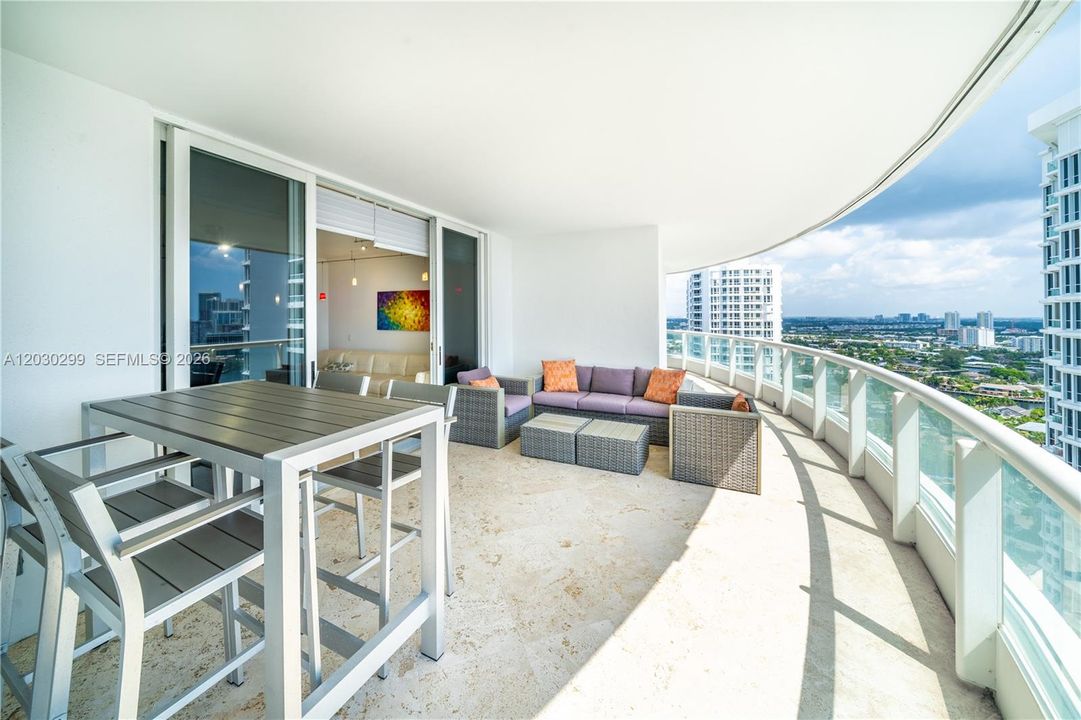 For Sale: $1,169,000 (3 beds, 2 baths, 2440 Square Feet)