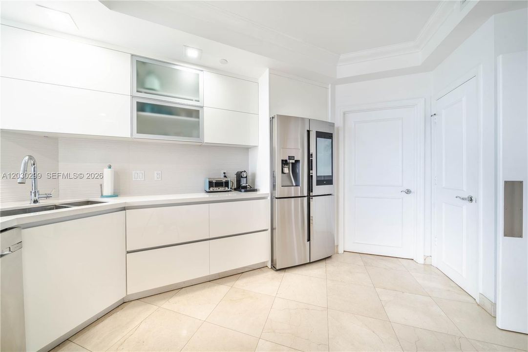 For Sale: $1,169,000 (3 beds, 2 baths, 2440 Square Feet)