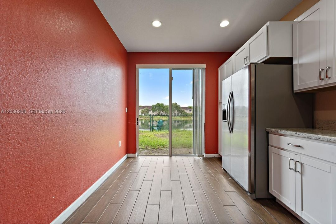 En Venta: $402,999 (4 camas, 3 baños, 1916 Pies cuadrados)