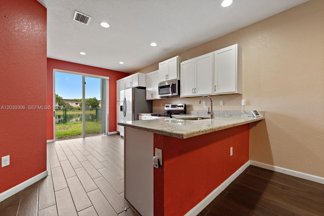 En Venta: $402,999 (4 camas, 3 baños, 1916 Pies cuadrados)