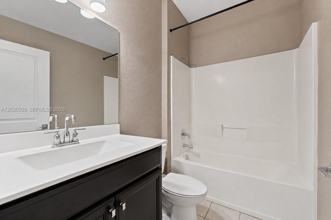 En Venta: $402,999 (4 camas, 3 baños, 1916 Pies cuadrados)