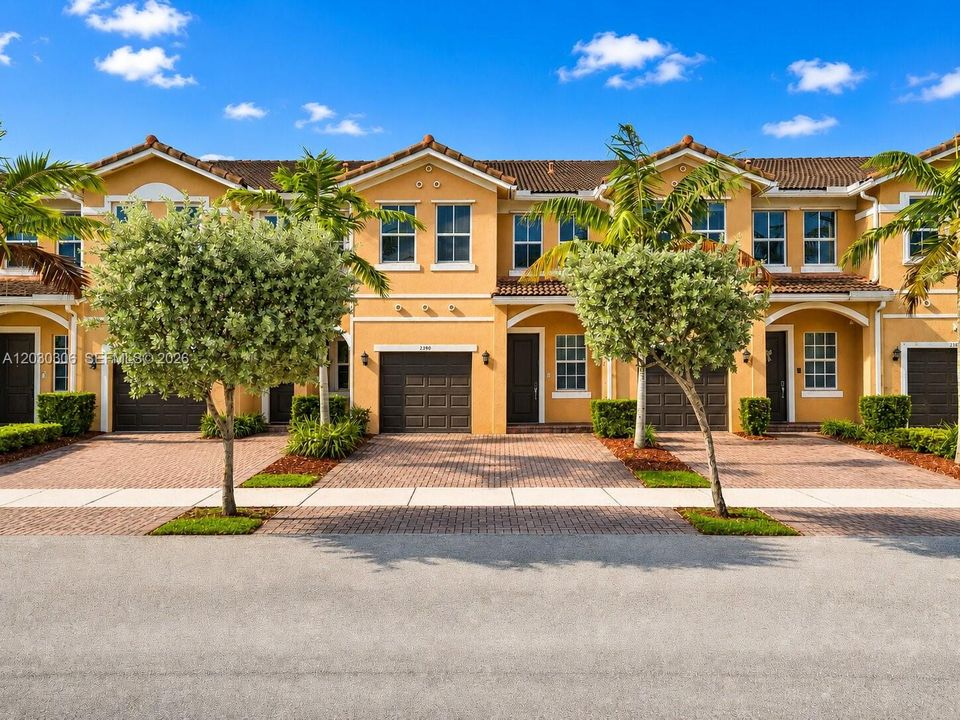 En Venta: $402,999 (4 camas, 3 baños, 1916 Pies cuadrados)