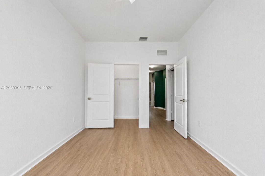 En Venta: $402,999 (4 camas, 3 baños, 1916 Pies cuadrados)