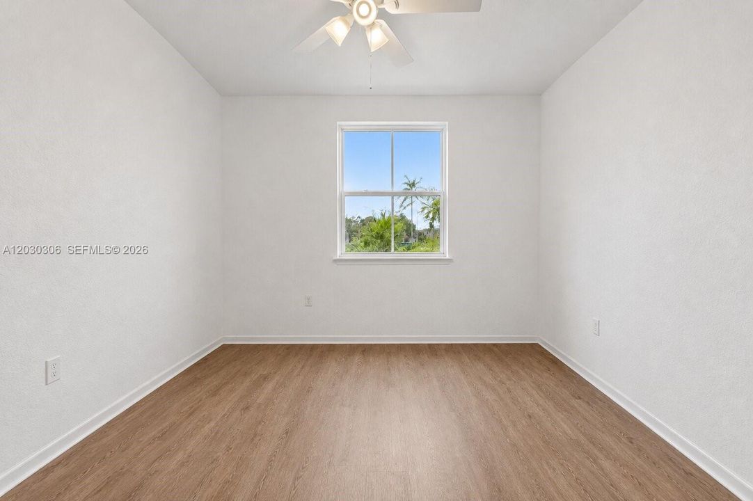 En Venta: $402,999 (4 camas, 3 baños, 1916 Pies cuadrados)