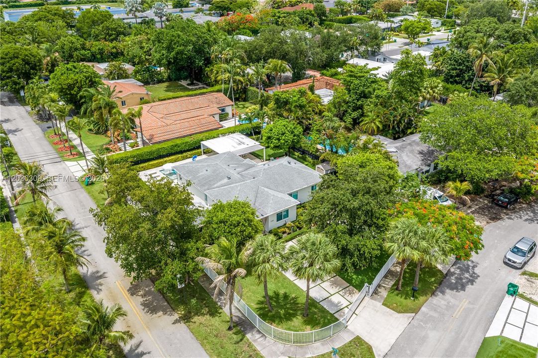 En Venta: $1,685,000 (5 camas, 4 baños, 2053 Pies cuadrados)