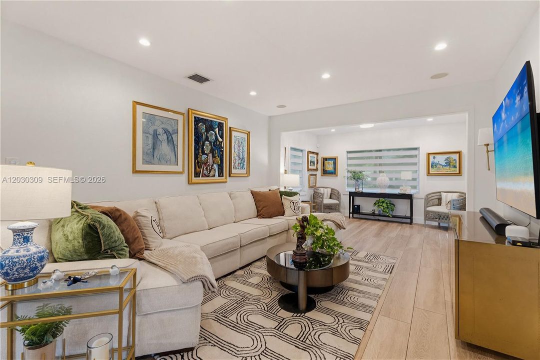 En Venta: $1,685,000 (5 camas, 4 baños, 2053 Pies cuadrados)