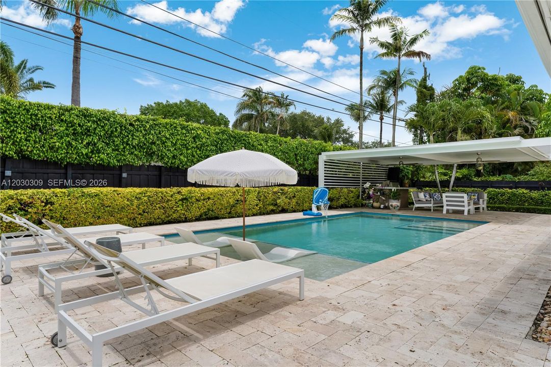 En Venta: $1,685,000 (5 camas, 4 baños, 2053 Pies cuadrados)