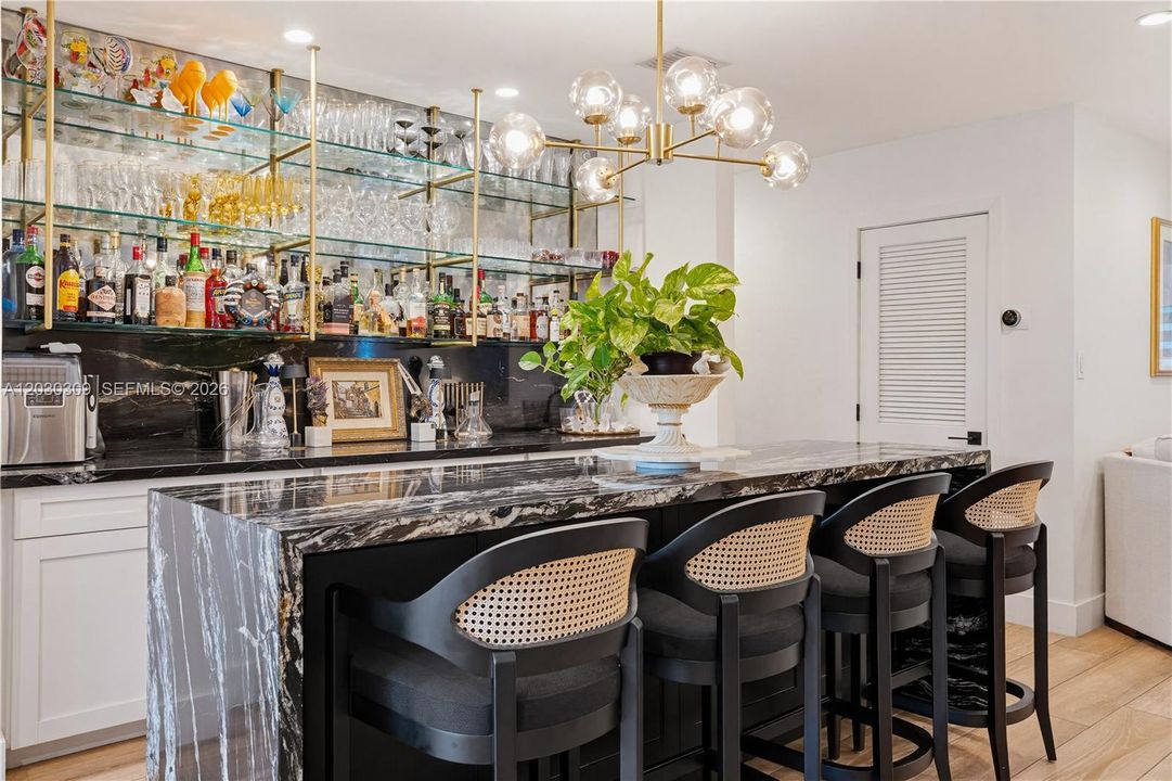 En Venta: $1,685,000 (5 camas, 4 baños, 2053 Pies cuadrados)